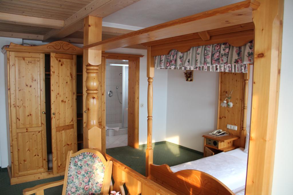 Hotel Winklerhof Holzgau Ruang foto